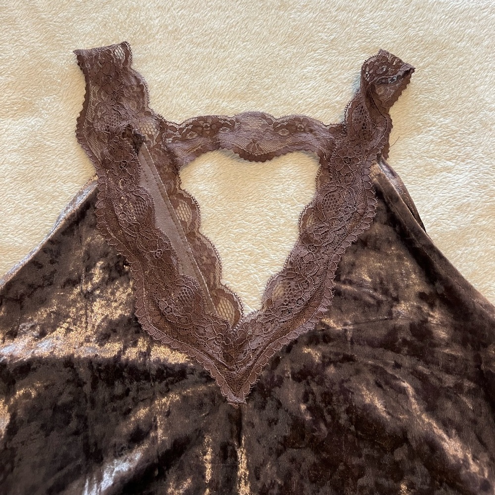 Velvet and Lace Top - Picture 4 of 6